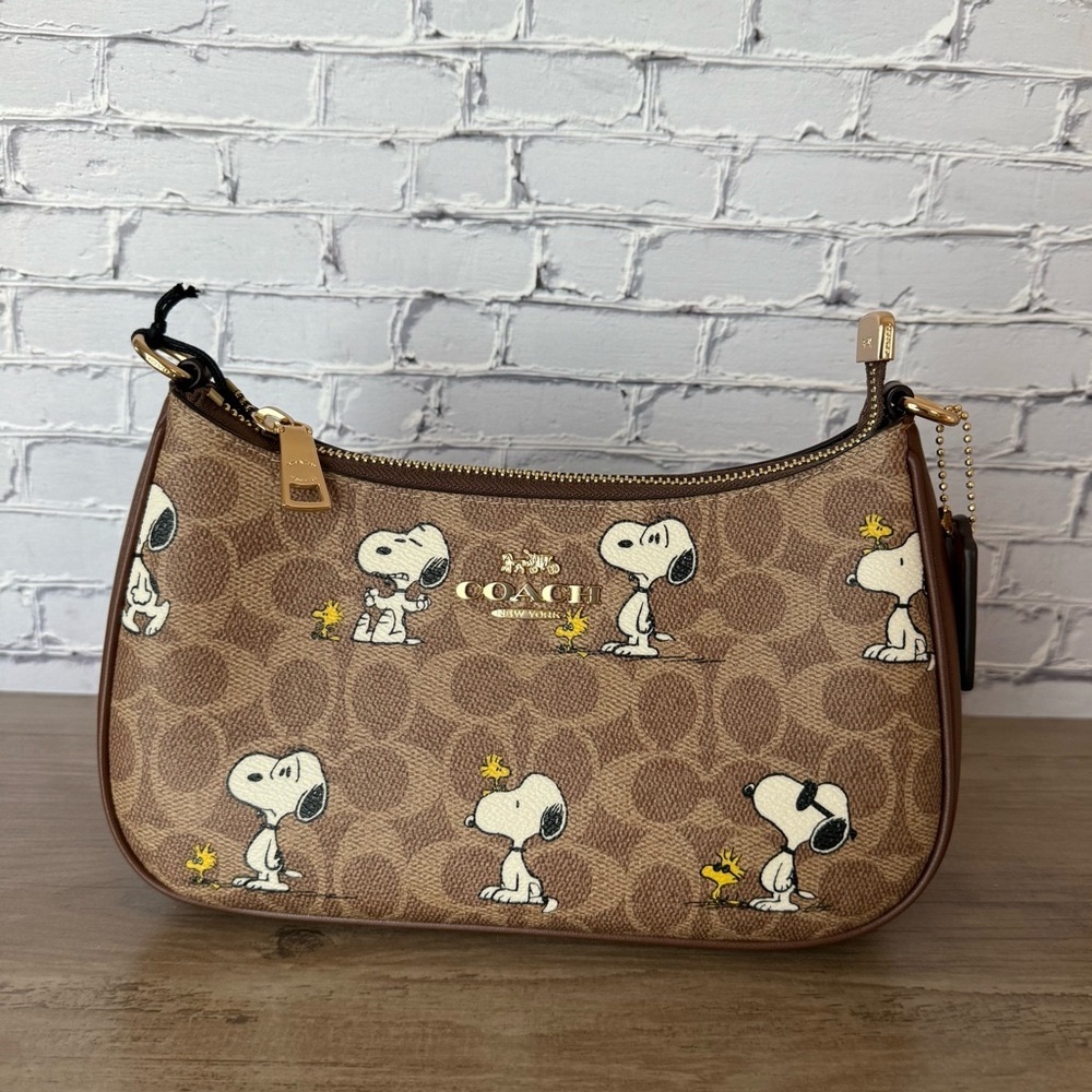 Coach X Peanuts Teri Shoulder Bag